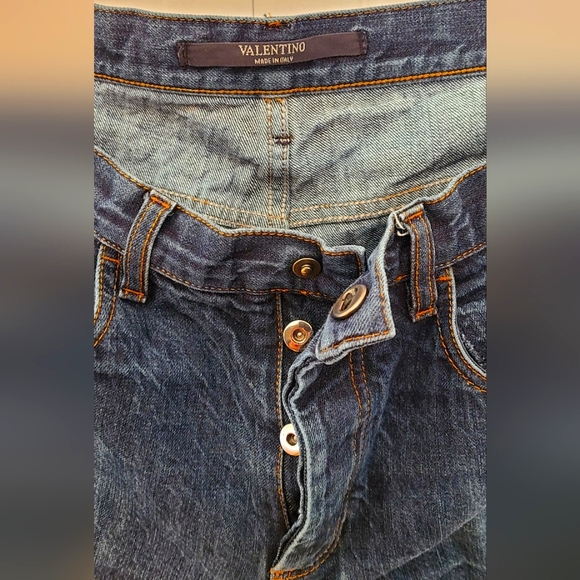 Valentino - Picture 2 of 4